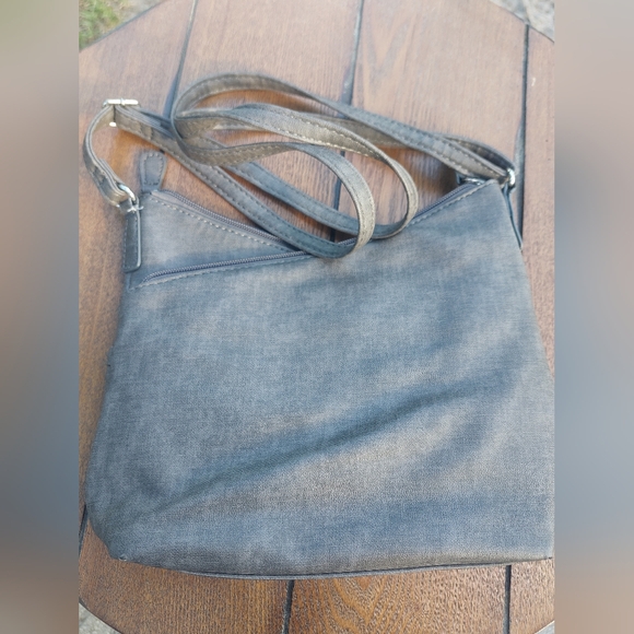 MultiSac Crossbody - Picture 2 of 15